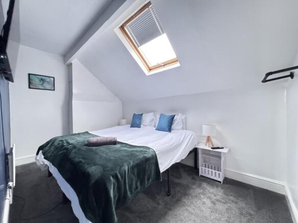 4 bed Terraced to rent Image 4