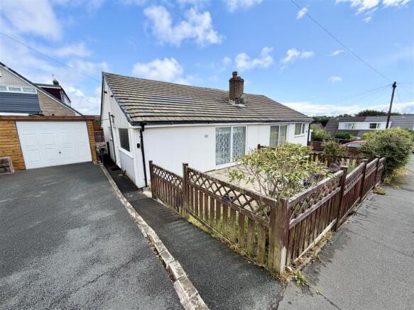 2 bed Semi-Detached Bungalow for sale Image 11
