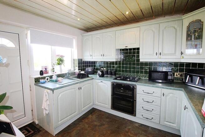 3 bed Semi-Detached for sale Image 10