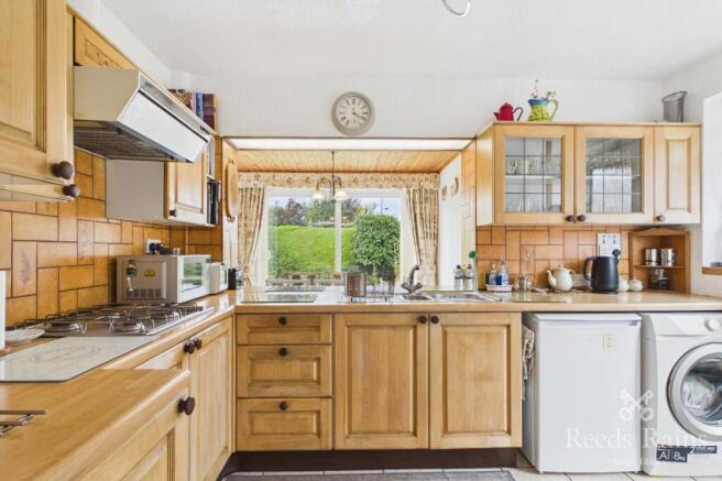 3 bed Bungalow for sale Image 4