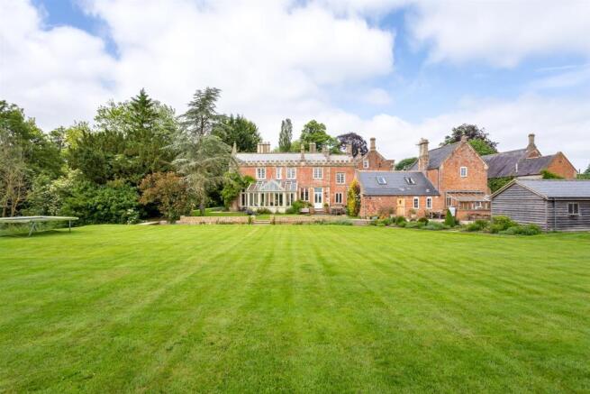 17 - The Old Rectory - SN15 4HP - Web.jpg
