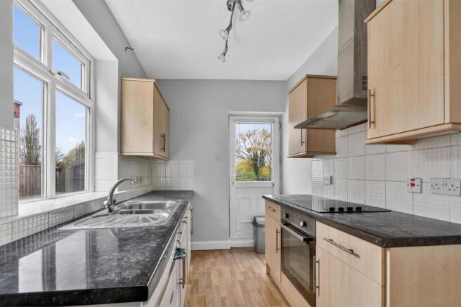 3 bed Semi-Detached for sale Image 4