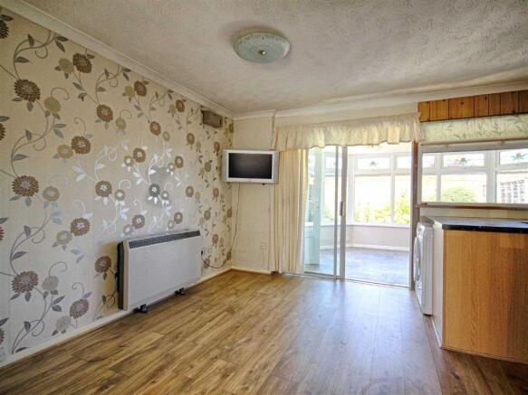 KITCHEN /DINING ROOM