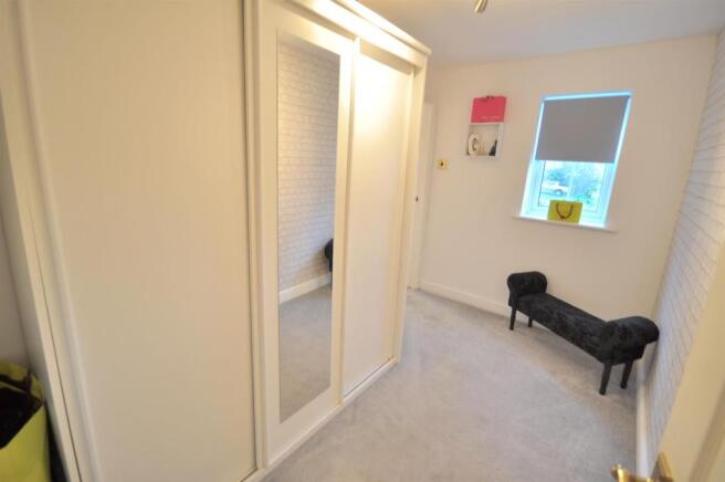 DRESSING ROOM / BEDR
