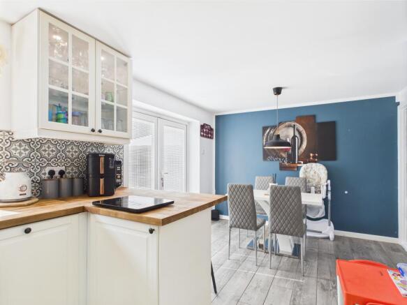 Kitchen diner 2