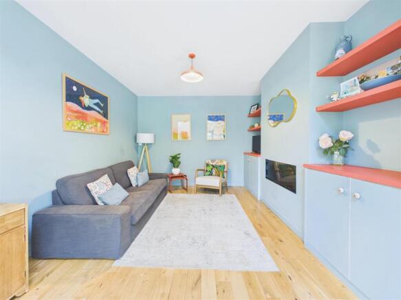 5 bed House for sale Image 12