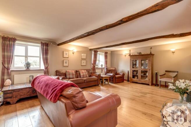 Spacious lounge