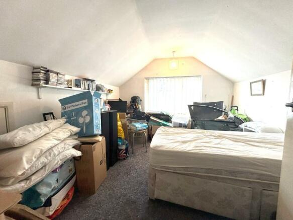 Bedroom 1.jpg