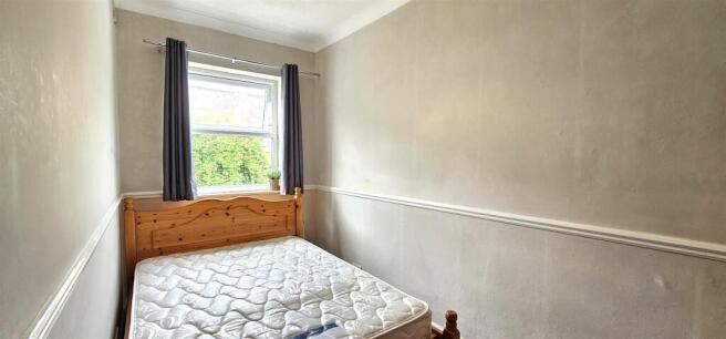 2 bed Terraced to rent Image 9