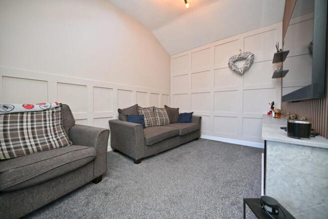 4 bed Semi-Detached for sale Image 8
