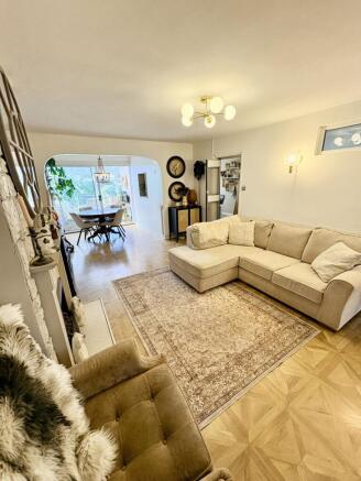 Lounge/dining room