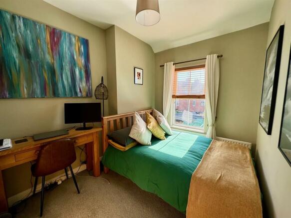 Greenfields - bed 2.jpg
