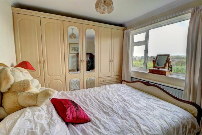 Bedroom 2 .4.jpg