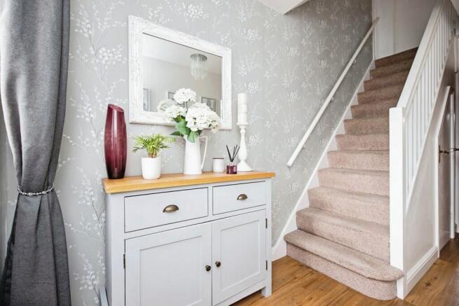 Entrance hall 13 ...
