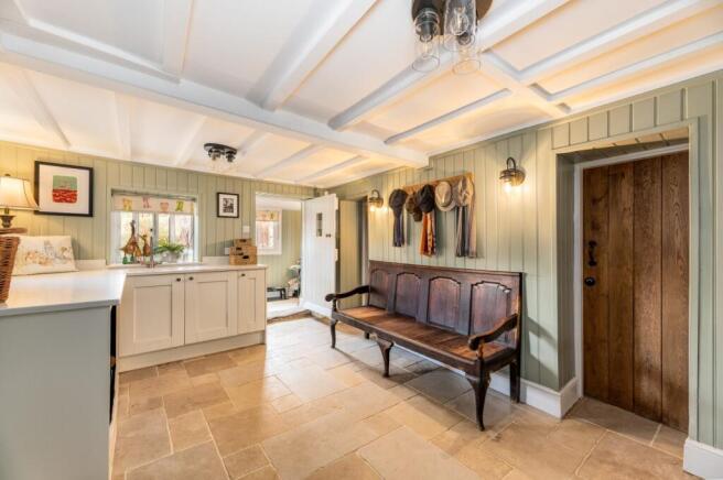 7 bed Detached for sale Image 11