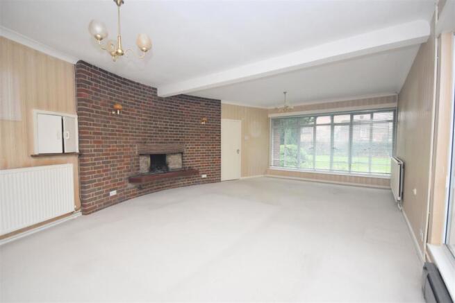 Sitting room 1.jpg