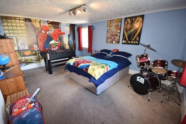 Photo 12