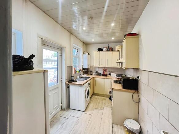 de8ffcf3-WhatsApp...