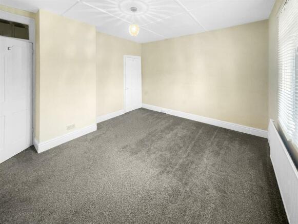 Bed 1.jpg