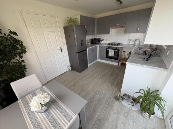 3 bed Semi-Detached for sale Image 7