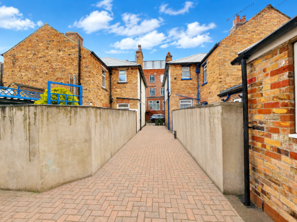 2 bed Semi-Detached for sale Image 12
