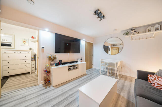 1407737-6-6984bf2...