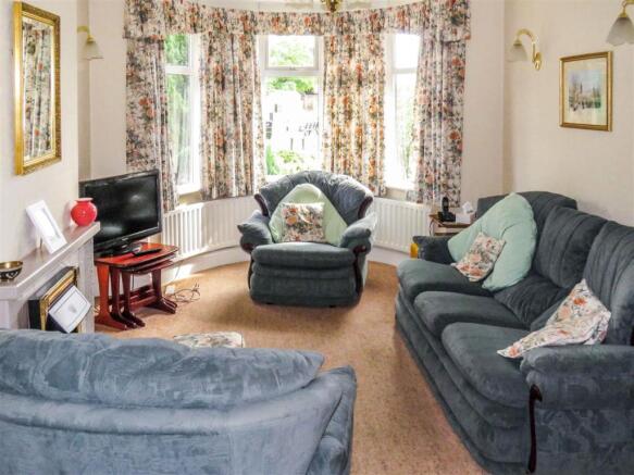 LOUNGE AREA