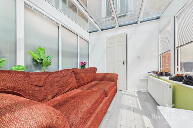 4 bed Terraced to rent Image 11