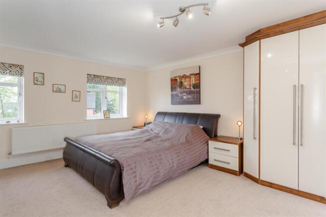 8340636-interior24.jpg