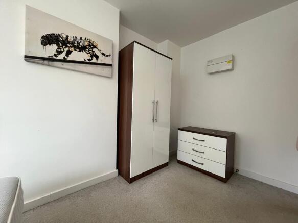 1 bed Apartment to rent Image 6