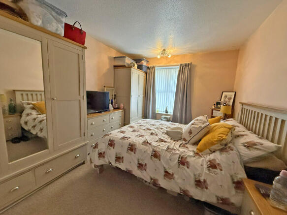 2 bed Terraced Bungalow for sale Image 5
