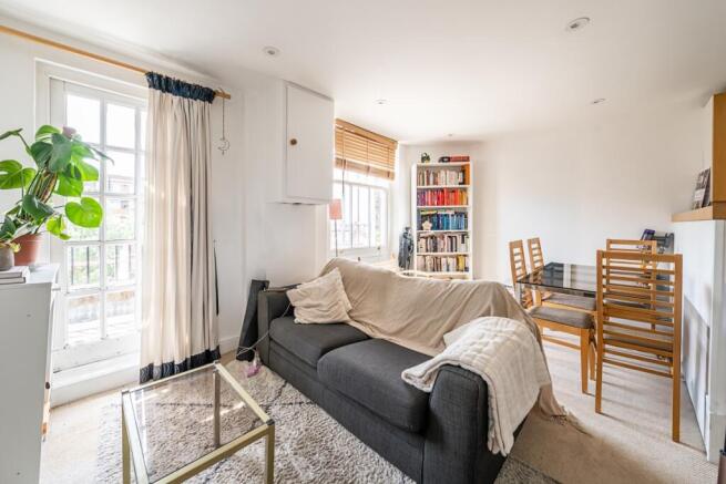 12 83 St Georges ...