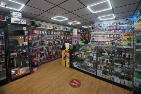 glossop vape shop Elf Bar main image 0