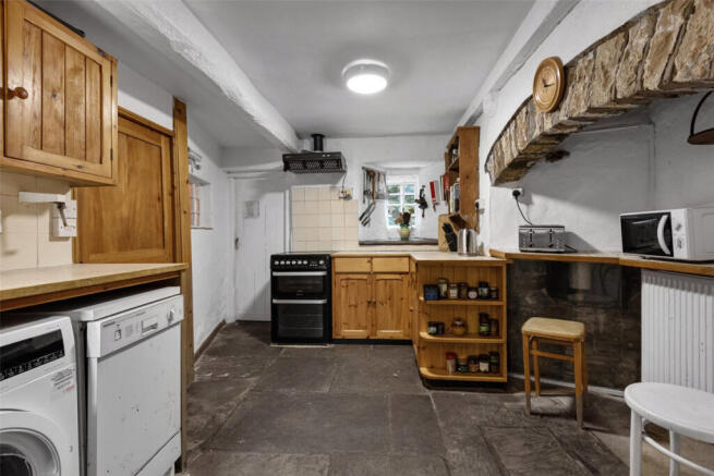 4 bed Semi-Detached for sale Image 5