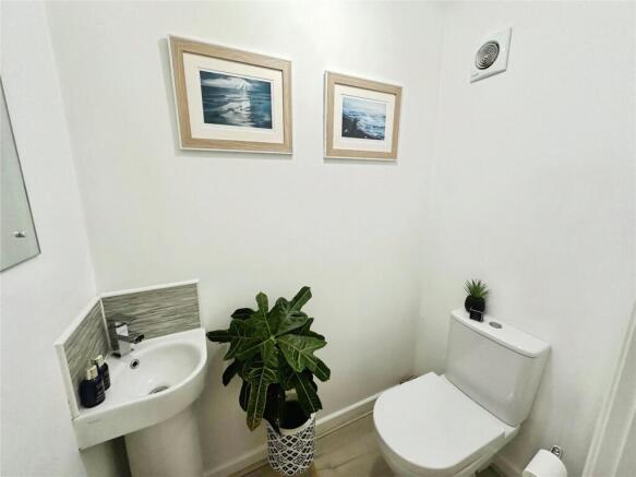 3 bed Semi-Detached for sale Image 11