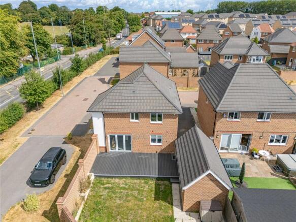 4 bed Detached for sale Image 12