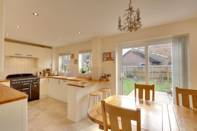 KITCHEN/DINER