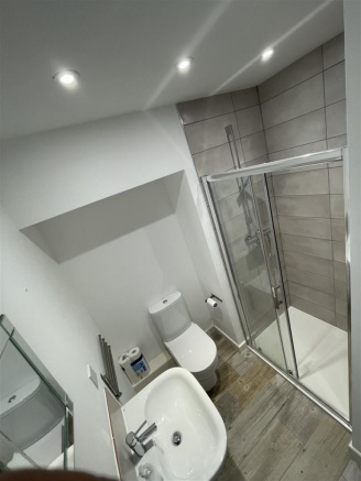 3 bed Semi-Detached to rent Image 9