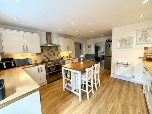 Kitchen/Breakfast Room