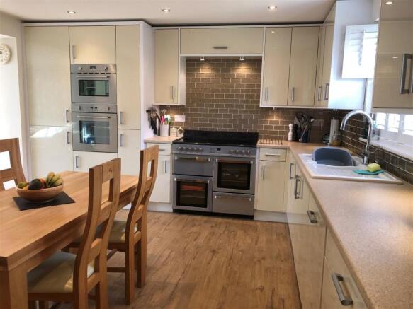 Kitchen 3.jpg