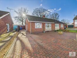 37, Cedar Avenue, Ipswich IP5 1HA