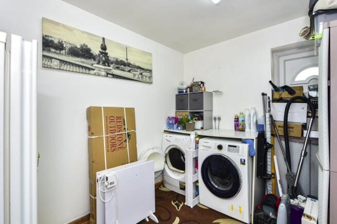 3 bed Semi-Detached for sale Image 10