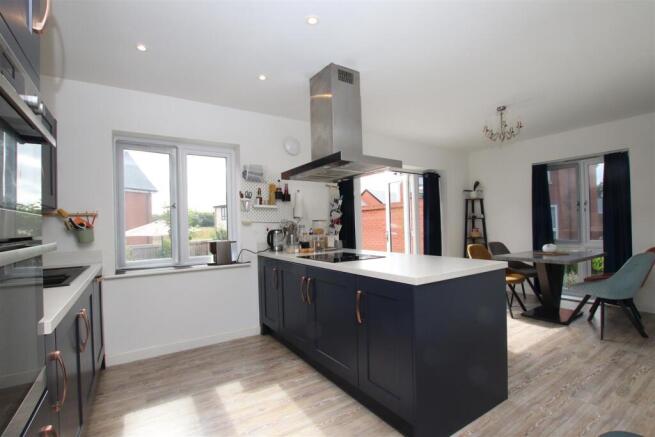 Kitchen Dining Room.JPG