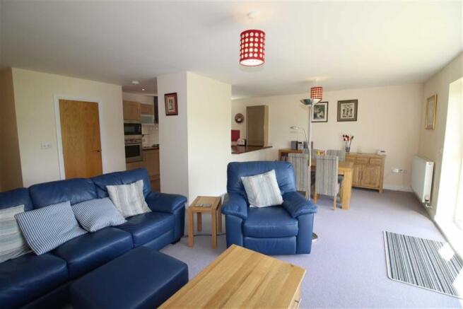 OPEN PLAN LOUNGE, DI