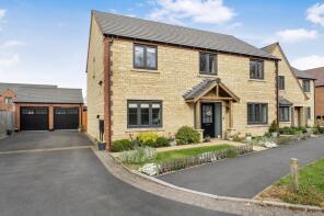 2, Aki Court, Blunsdon, Swindon SN26 7DB