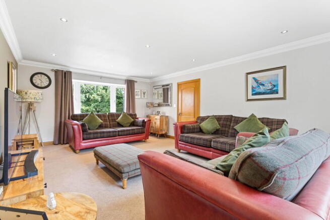 4 bed Detached for sale Image 6