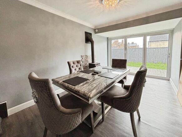 4 bed Detached for sale Image 10