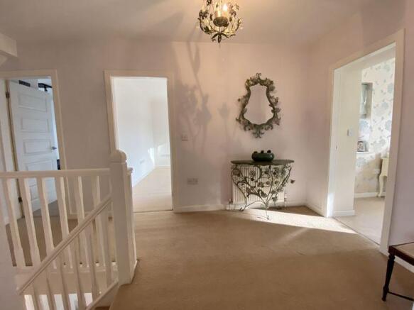 GALLERIED LANDING