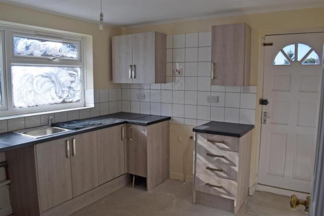 79 Ashfield Kitchen.jpg