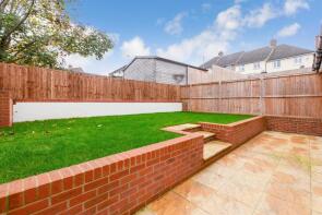 2, Victor Close, Wayfield, Chatham ME5 0FS